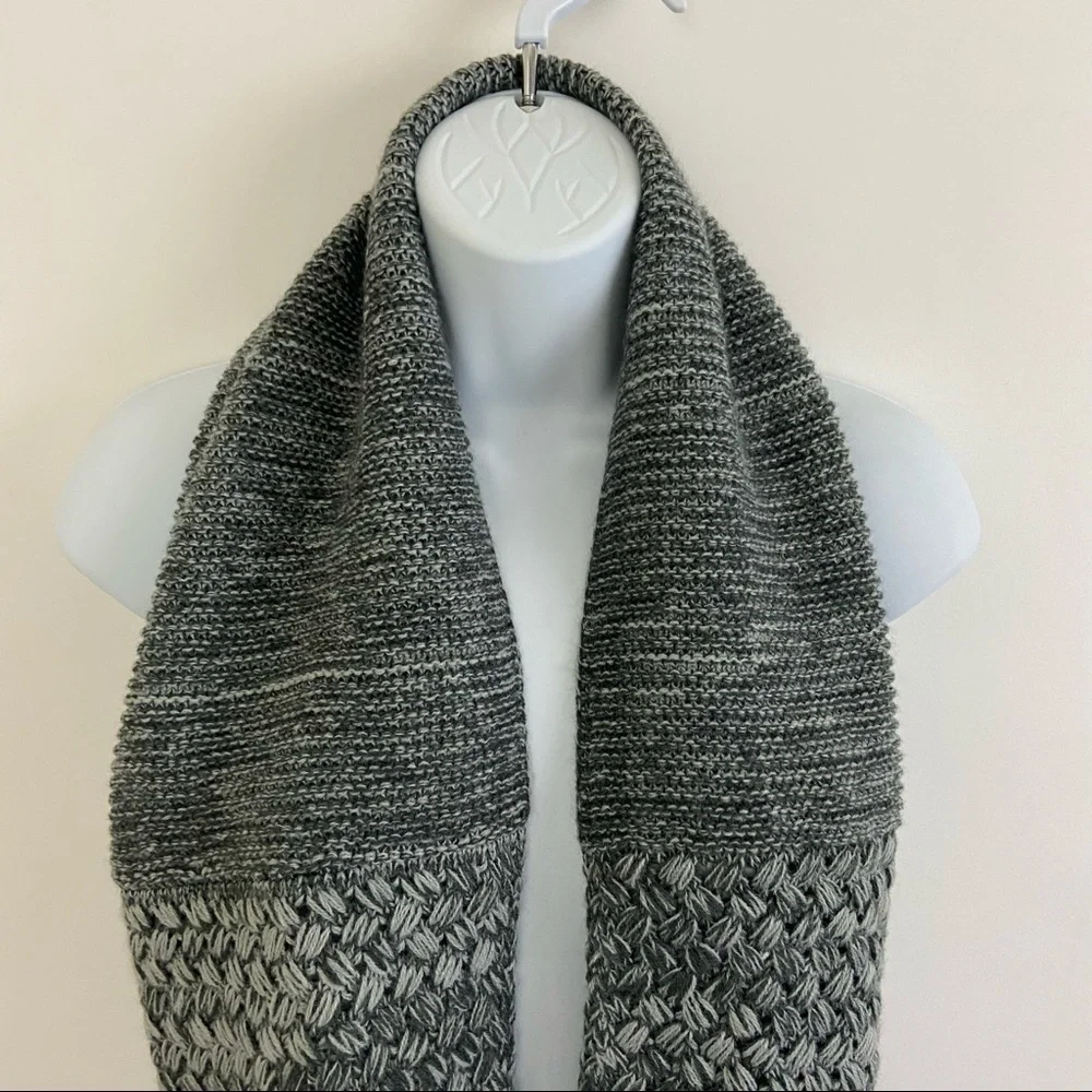 BearPaw | Accessories | Bearpaw Heather Grey Mixed Stitched Infinity ...